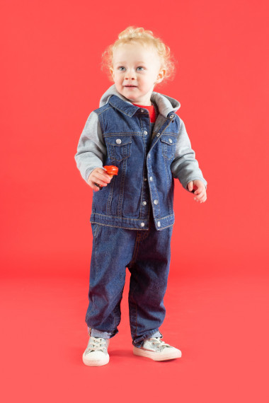 Veste en jean à capuche enfant